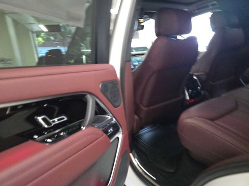 New 2025 Land Rover Range Rover SE image 14