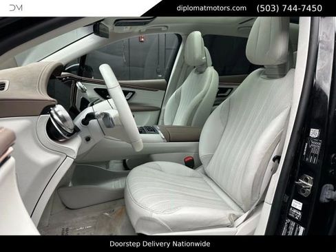Used 2023 Mercedes-Benz EQS 580 4MATIC SUV image 18