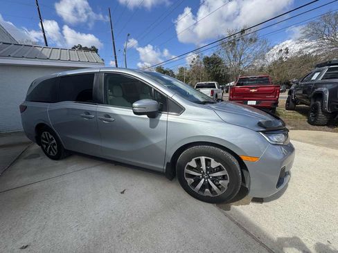 Used 2025 Honda Odyssey EX-L image 4
