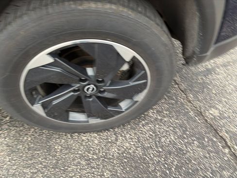 Used 2025 Nissan Rogue SV AWD/4WD image 31