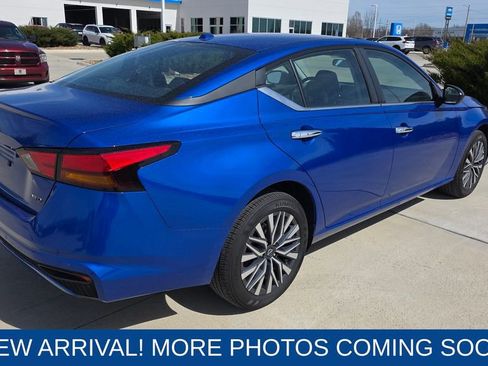 Used 2025 Nissan Altima 2.5 SV image 5