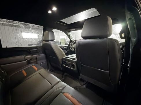 Used 2022 GMC Sierra 2500 AT4 w/ AT4 Premium Plus Package image 11