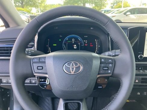 New 2025 Toyota Camry LE w/ Convenience Package image 14
