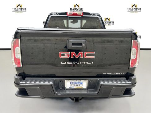 Used 2022 GMC Canyon Denali w/ Denali Black Edition Package AWD/4WD image 6