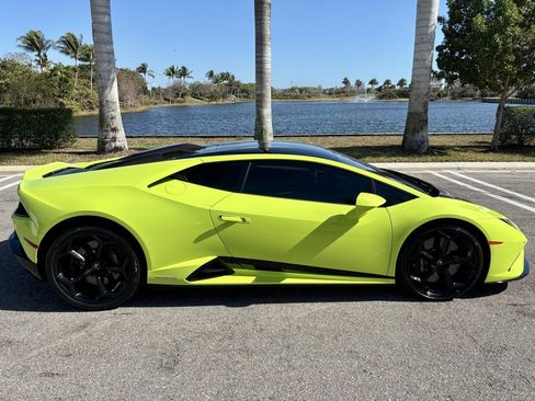 Used 2022 Lamborghini Huracan EVO image 5