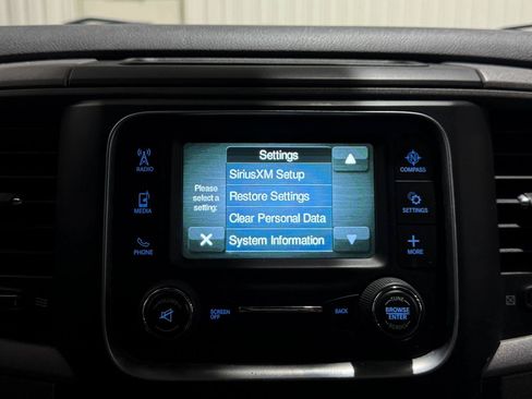 Used 2015 RAM 2500 Tradesman w/ Chrome Appearance Group AWD/4WD image 11