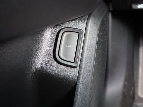 New 2026 Chevrolet Equinox RS w/ Convenience Package III FWD image 19