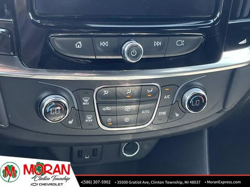 Certified 2023 Chevrolet Traverse LT FWD image 24