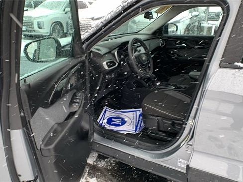 Used 2023 Chevrolet TrailBlazer LS image 9