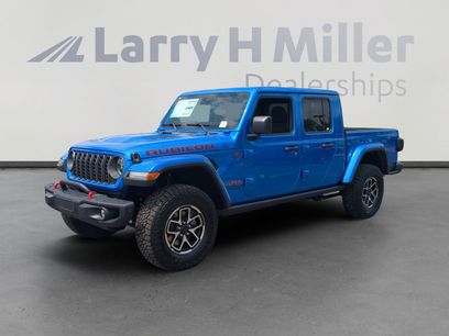 New 2025 Jeep Gladiator Rubicon w/ Steel Bumper Group