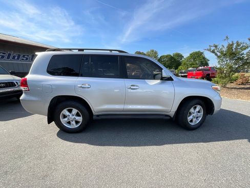 Used 2009 Toyota Land Cruiser image 3
