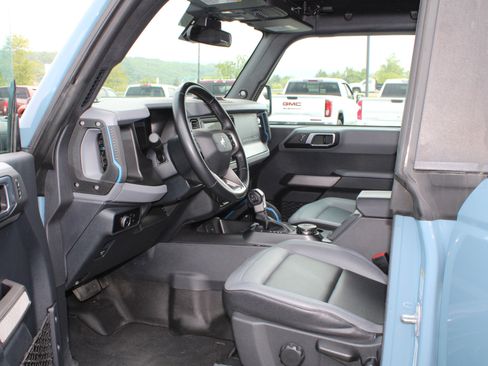 Used 2023 Ford Bronco Black Diamond w/ Sasquatch Package AWD/4WD image 23