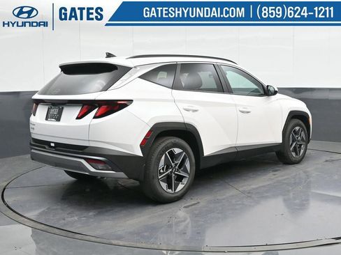 New 2025 Hyundai Tucson SEL image 2