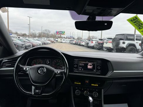 Used 2019 Volkswagen Jetta R-Line w/ R-Line Cold Weather Package FWD image 18