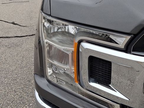 Used 2018 Ford F150 XLT w/ Equipment Group 302A Luxury image 8