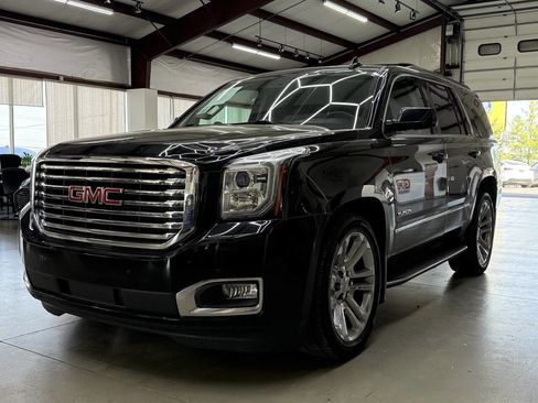 Used 2016 GMC Yukon SLT w/ Premium Edition image 3