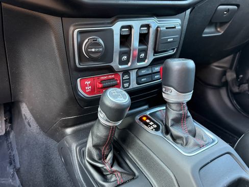 Used 2022 Jeep Wrangler Rubicon w/ LED Lighting Group AWD/4WD image 22