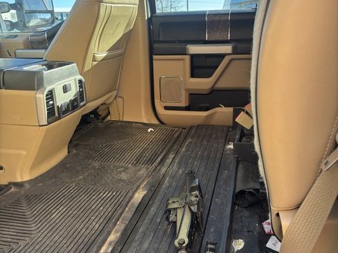 Used 2018 Ford F250 Lariat w/ Chrome Package image 10