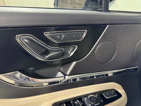 New 2026 Lincoln Corsair Premiere image 18