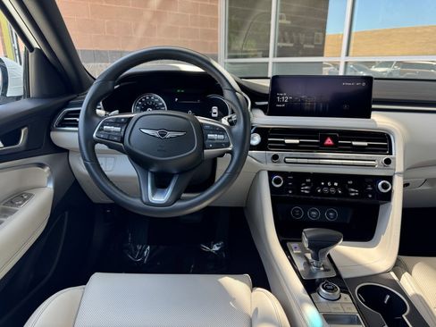Used 2024 Genesis G70 2.5T image 16