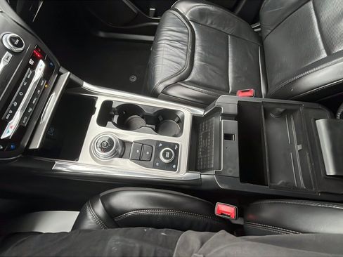 Used 2020 Ford Explorer Platinum image 13