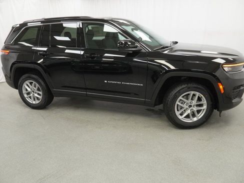 New 2026 Jeep Grand Cherokee Laredo X AWD/4WD image 9