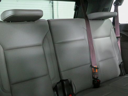Used 2023 Chevrolet Tahoe LT w/ Luxury Package RWD image 33