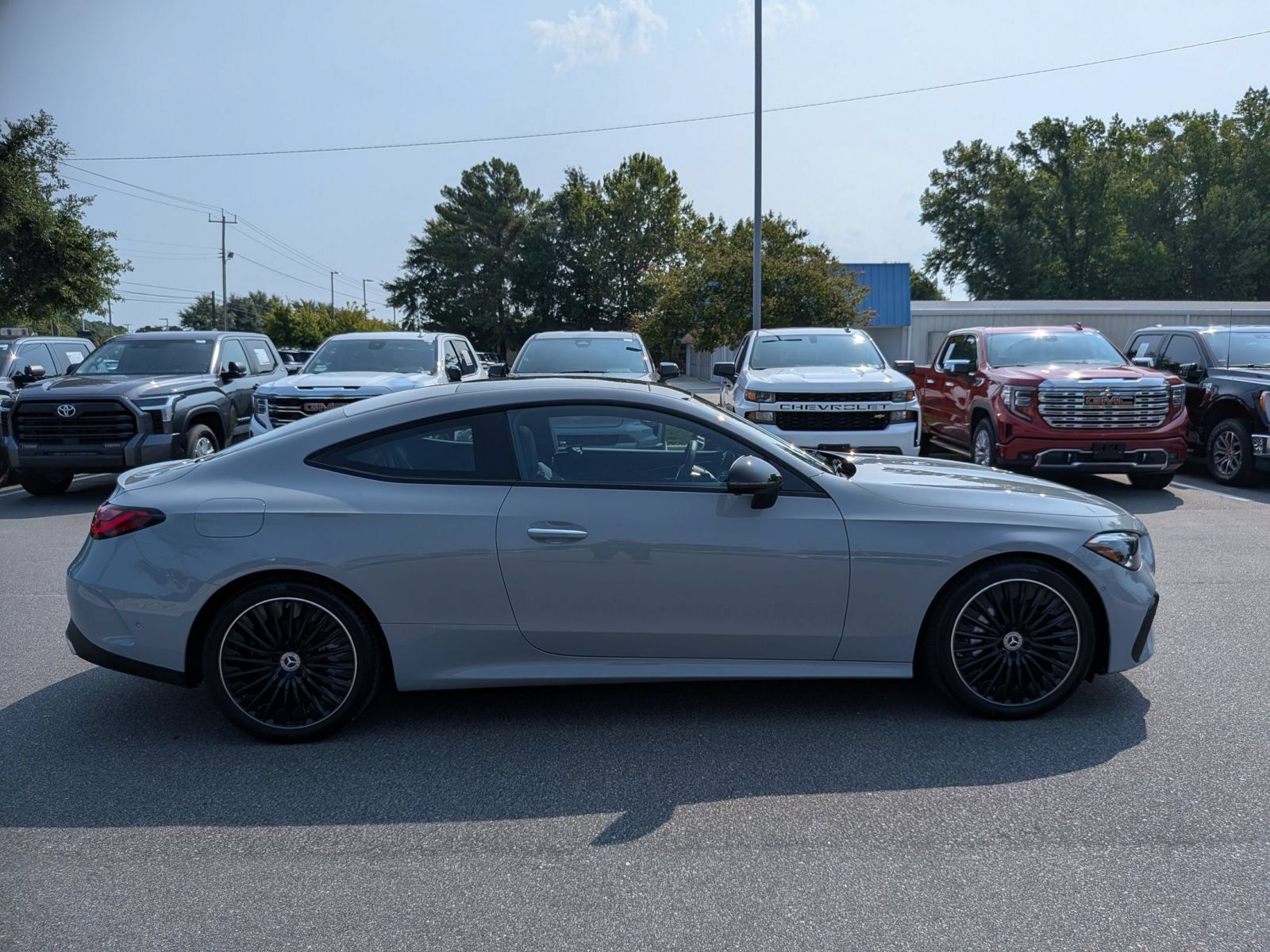 Used 2026 Mercedes-Benz CLE 300 4MATIC Coupe image 2