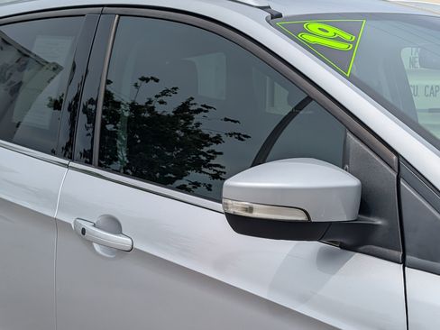 Used 2019 Ford Escape Titanium FWD image 10