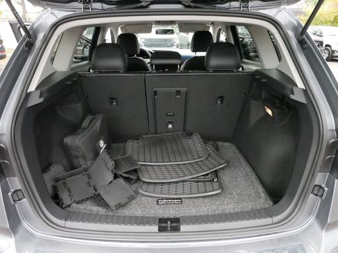 Certified 2022 Volkswagen Taos SE image 18
