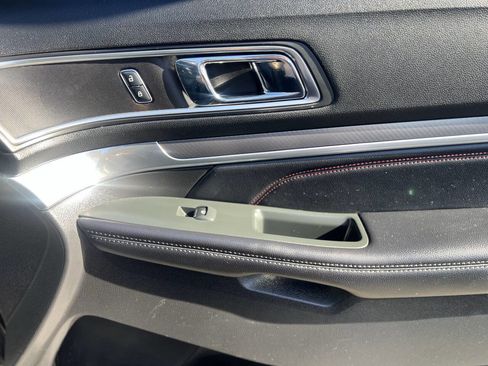 Used 2016 Ford Explorer Sport image 19