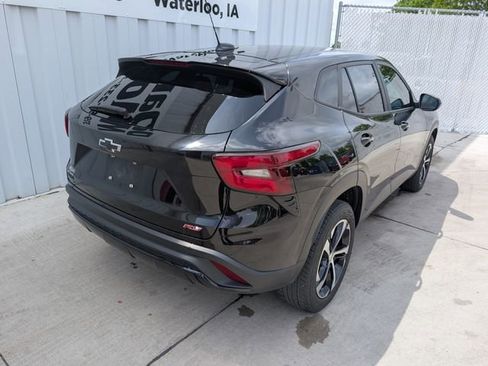 Used 2024 Chevrolet Trax RS FWD image 15
