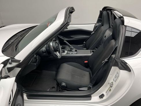 Used 2021 MAZDA MX-5 Miata RF Club w/ Appearance Package RWD image 3