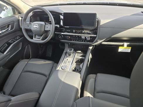 New 2026 Nissan Pathfinder SL image 15