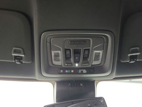 Used 2024 Chevrolet Silverado 1500 High Country w/ High Country Premium Package AWD/4WD image 38