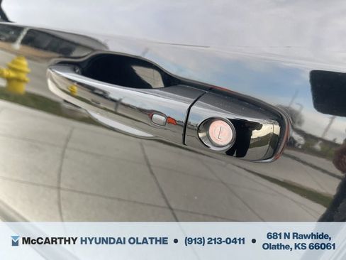 Used 2022 Chrysler 300 Touring L w/ Comfort Group RWD image 22