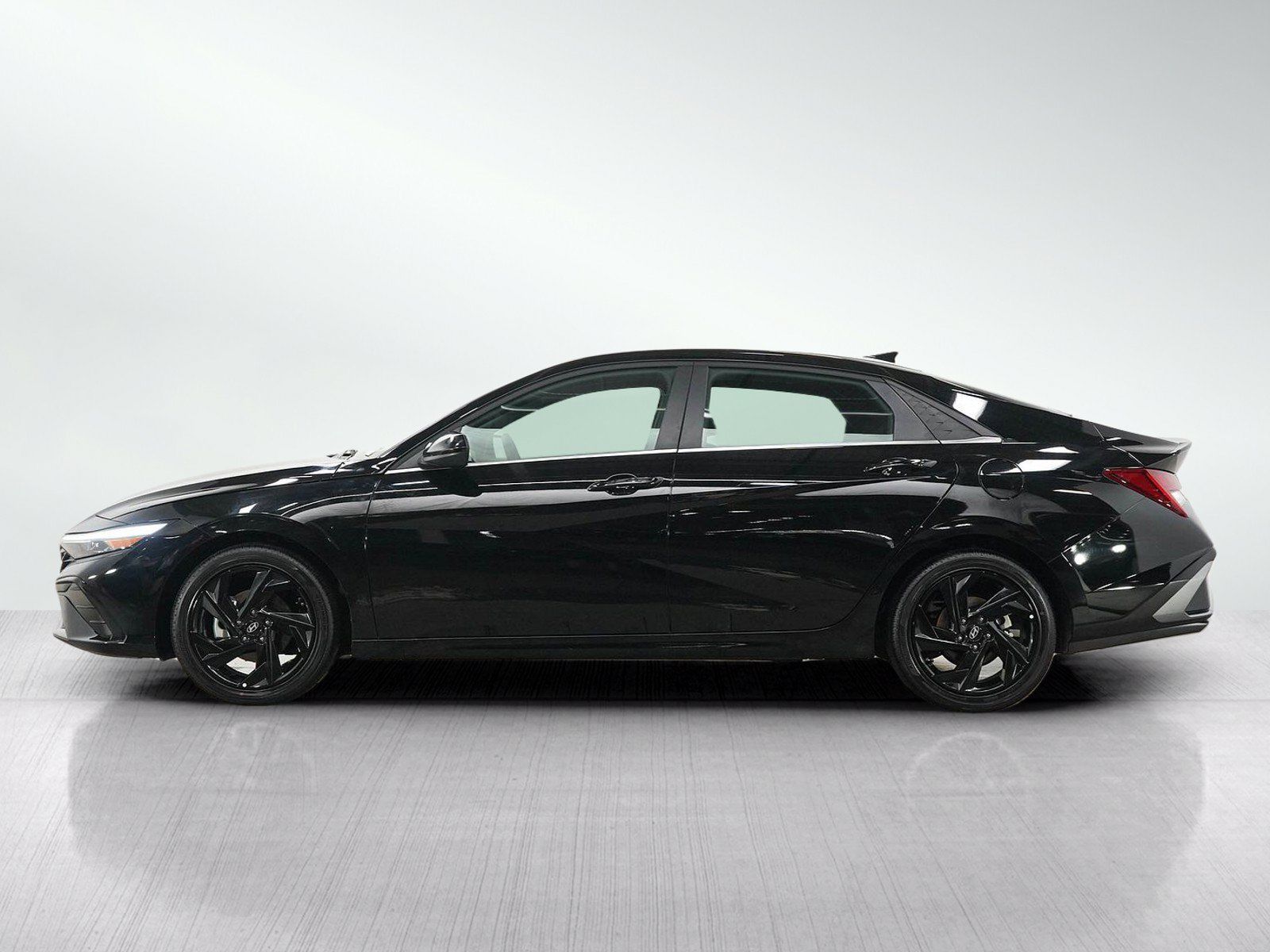 Certified 2026 Hyundai Elantra SEL Sport Premium FWD image 2