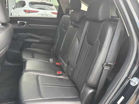 Used 2023 Kia Sorento S w/ Panoramic Sunroof Package FWD image 12