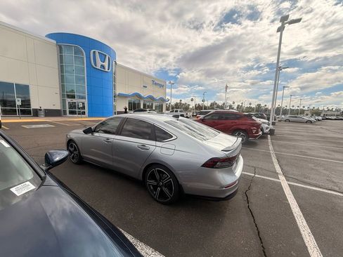 Used 2024 Honda Accord Sport image 2