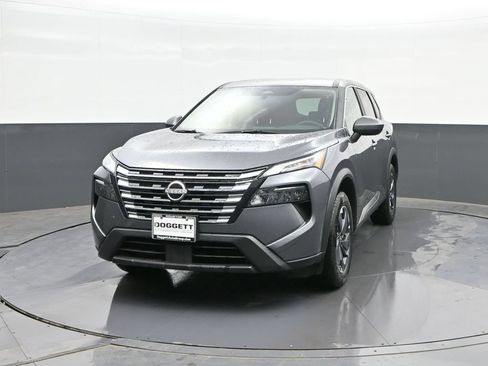 Used 2025 Nissan Rogue SV FWD image 24