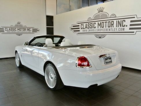 Used 2019 Rolls-Royce Dawn image 5