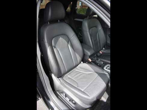 Used 2018 Audi Q3 2.0T Premium FWD image 33