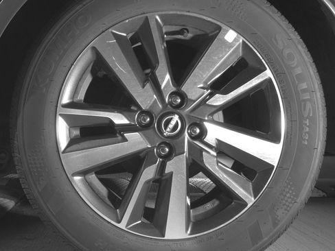 Used 2025 Nissan Versa SV FWD image 14