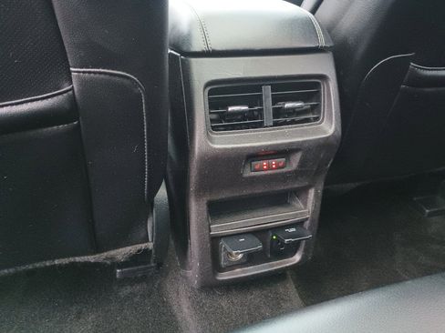 Used 2017 Ford Edge Titanium w/ Equipment Group 302A image 28