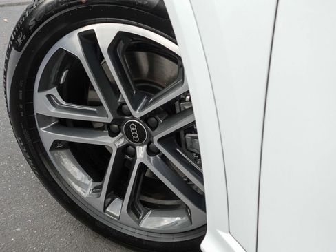 New 2025 Audi Q5 Premium image 10