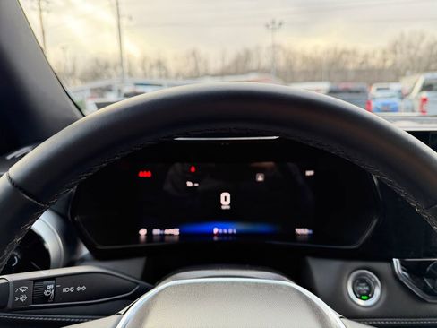 Used 2024 Chevrolet Colorado LT w/ LT Convenience Package II image 15