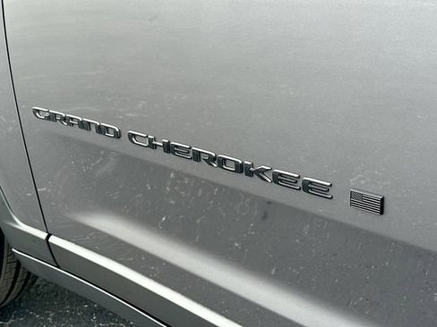 New 2025 Jeep Grand Cherokee Limited image 19