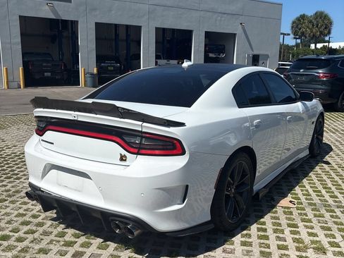 Used 2019 Dodge Charger Scat Pack w/ Plus Group RWD image 3