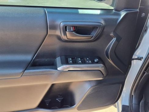 Used 2021 Toyota Tacoma TRD Off-Road image 13