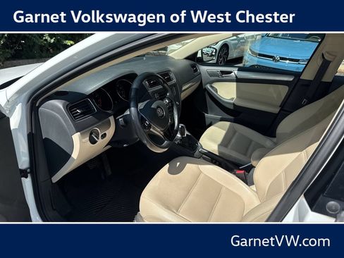 Used 2017 Volkswagen Jetta SE FWD image 9